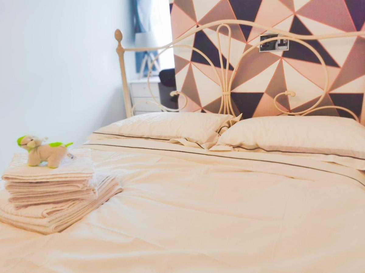 Modern And Spacious Double&King Bedrooms Both With Private Bathrooms Edinburgh Kültér fotó
