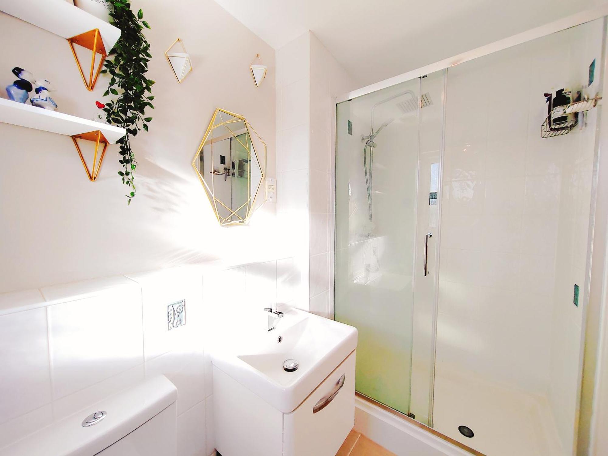 Modern And Spacious Double&King Bedrooms Both With Private Bathrooms Edinburgh Szoba fotó