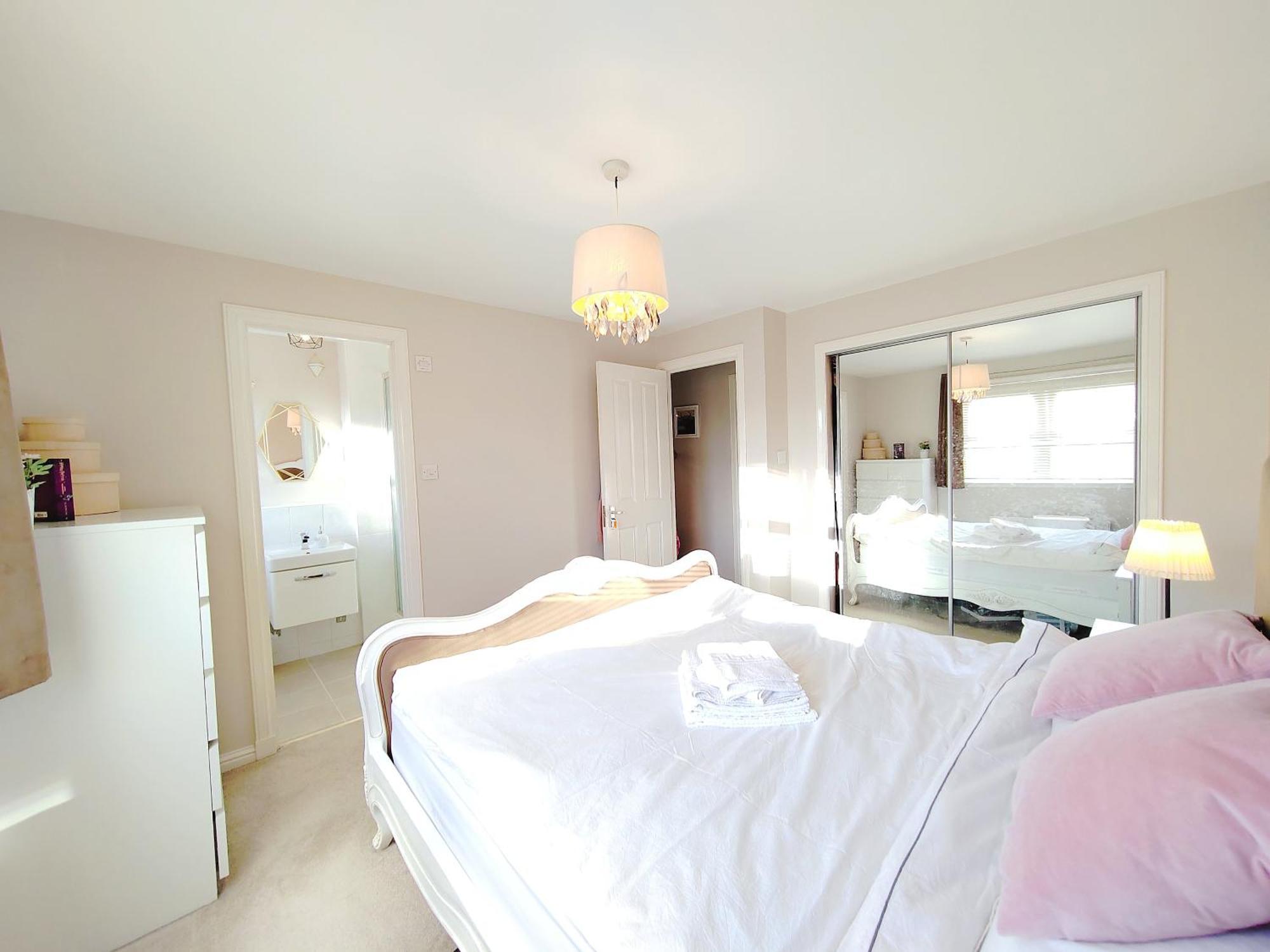 Modern And Spacious Double&King Bedrooms Both With Private Bathrooms Edinburgh Szoba fotó